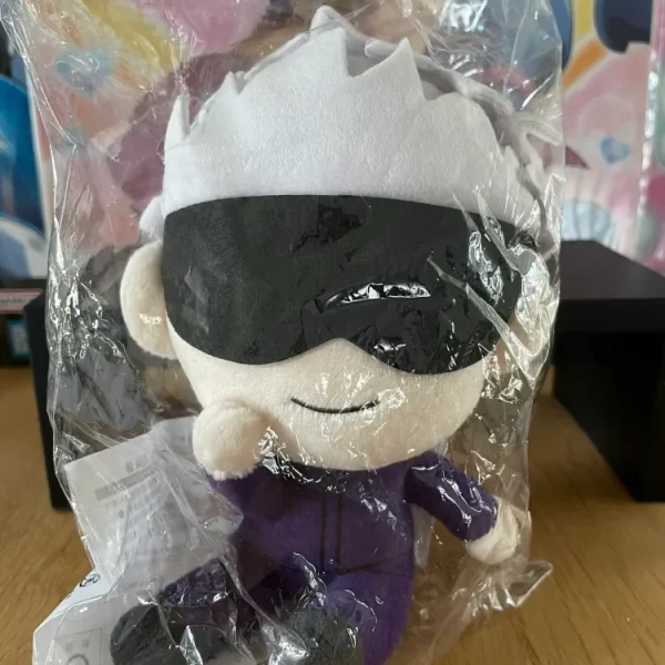 Jujutsu Kaisen – Peluche Satoru Gojo Tasukko 15 cm SEGA